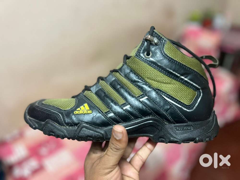Adidas Men's Trekking and Hiking Boot (size 8)