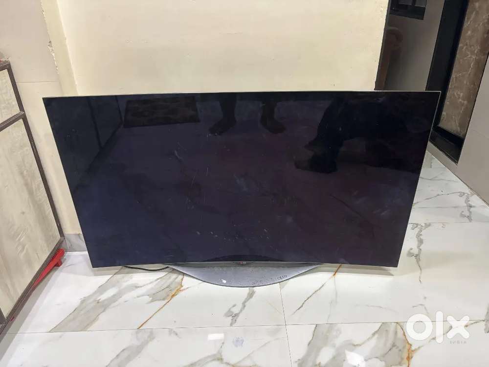 55 inches (diagonal)
Type: Curved OLED TV
