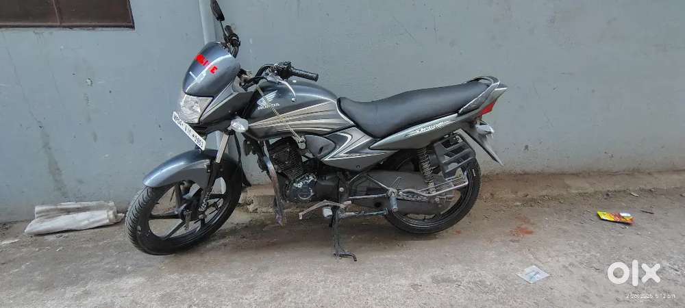 सीहोर में है। दोनों टायर MRF के नए और फुल बॉडी न्यू डली हुई है।