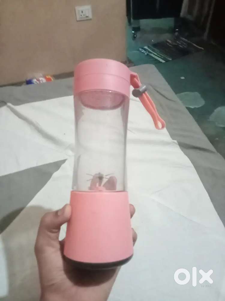 Juicer mixer machine with charging