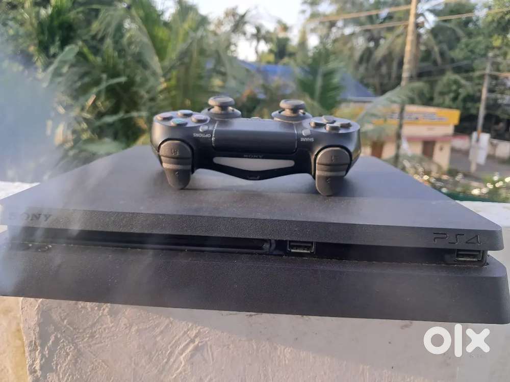 PS4 Slim edition 500 GB