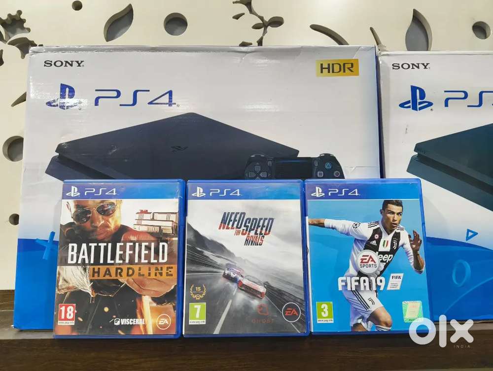 PS4 slim 1 tb cd version 3 game cds