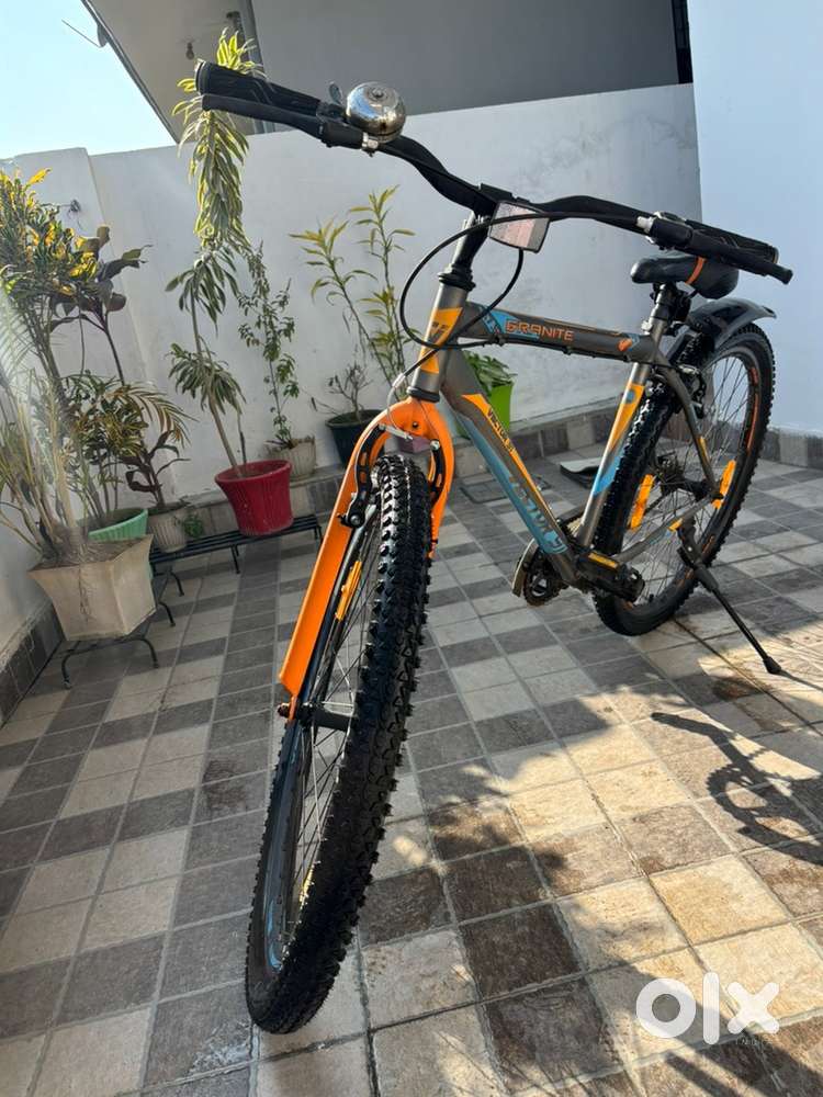 Bicycle 6 month old, light weight, strong and comfortable