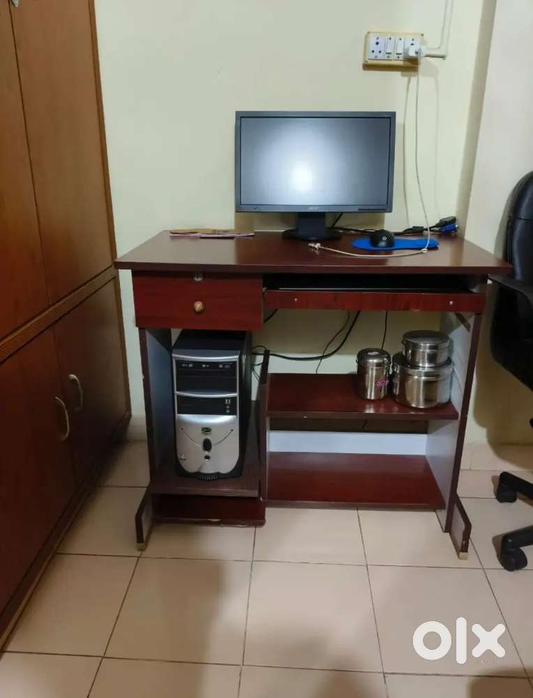 DeckTop Total Zenith brand computer Along with Table & Rotating Chair