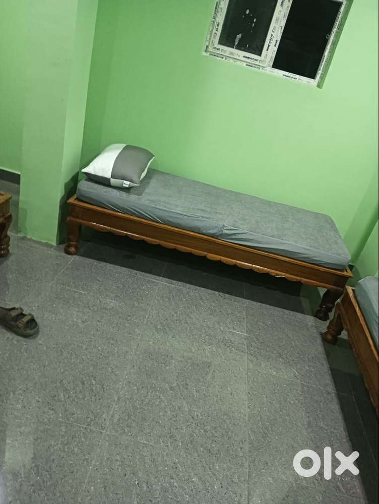 Fully furnished pg/hostel single/sharing rooms for cheap prices