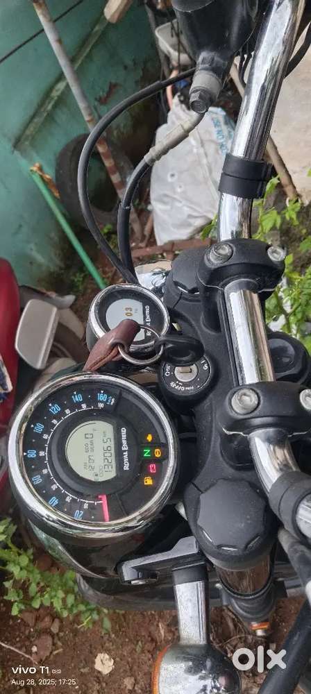 Royal Enfield metor 350 top end model