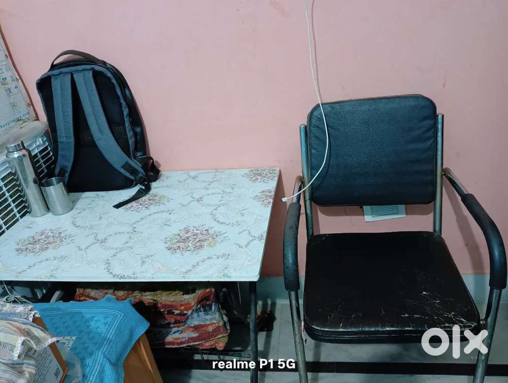 I'm selling my study table and chair