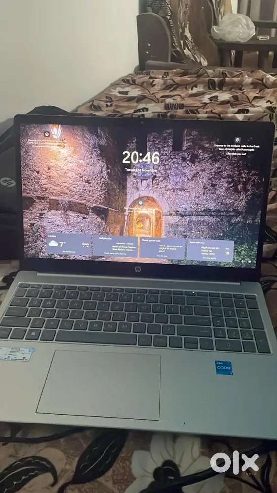 Only 28 day's old hp leptop