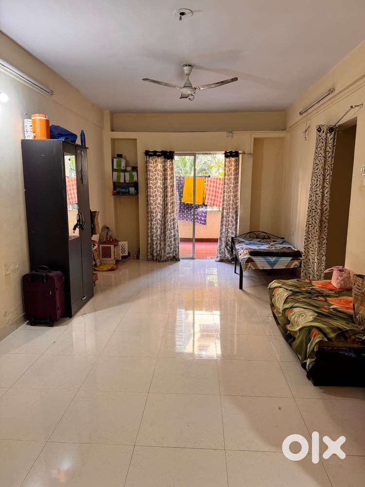 Urgently required 1 female flatmate. (no brokerage)