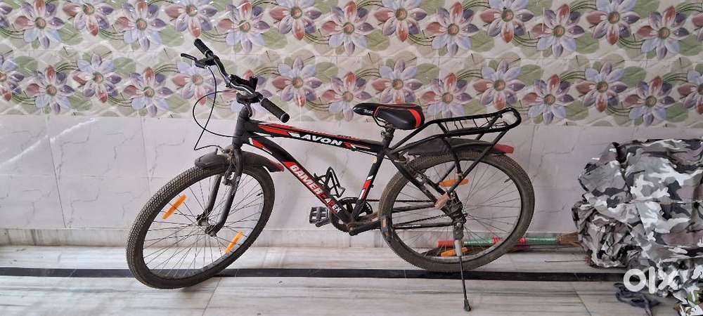 A bottle hanger with dual seat