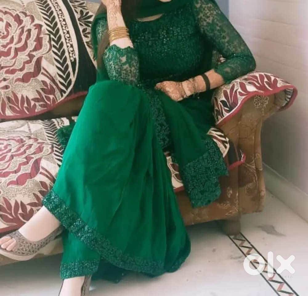 Ladies suit - great fit and style