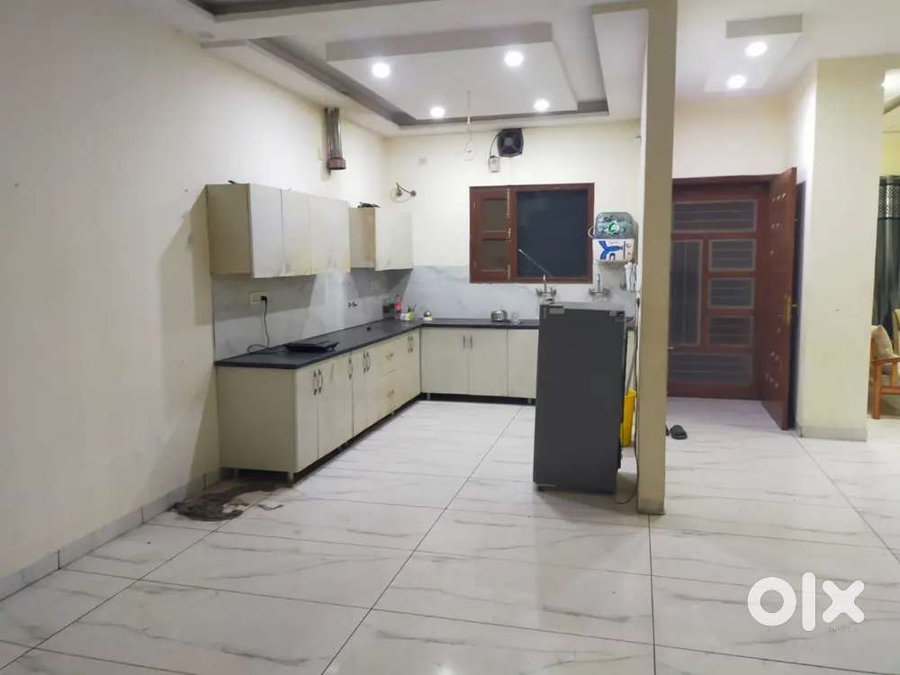 8 BHK 250 GAJ KOTHI FOR RENT SECTOR 123 NEW SUNNY ENCLAVE