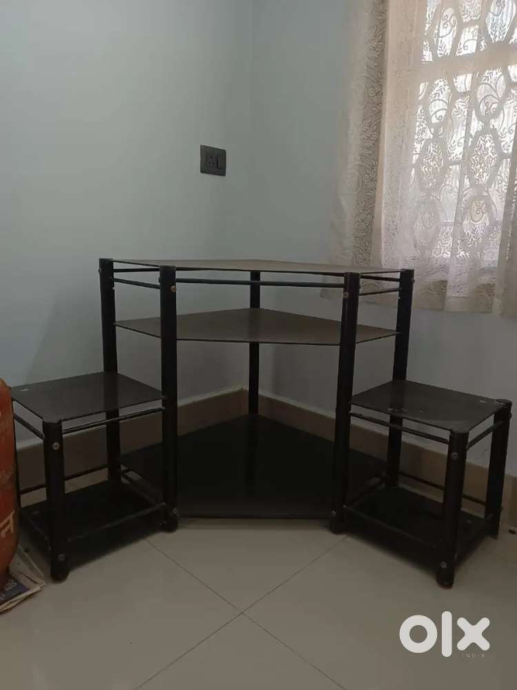 CORNER STAND/ TV STAND