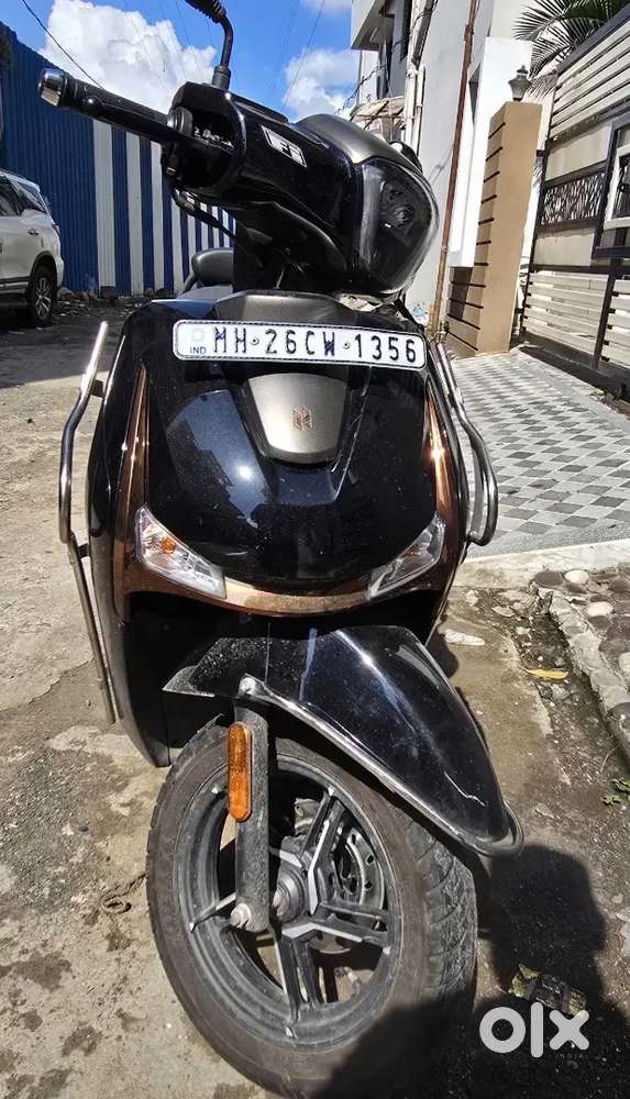NEW SEALED SCOOTY ONLY 2 MONTHS OLD