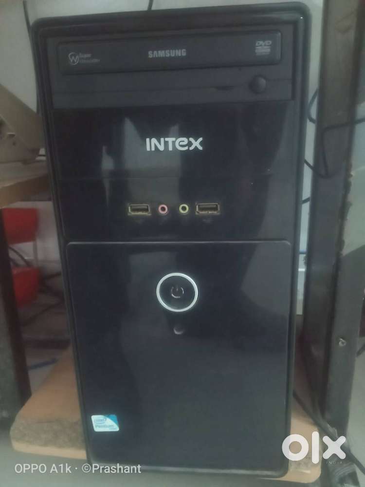 DESKTOP COMPUTER