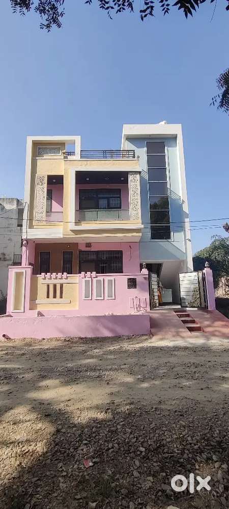 Prime Location 150 Gaj 4BHK House Self Constructed Size 27X50 East Fac