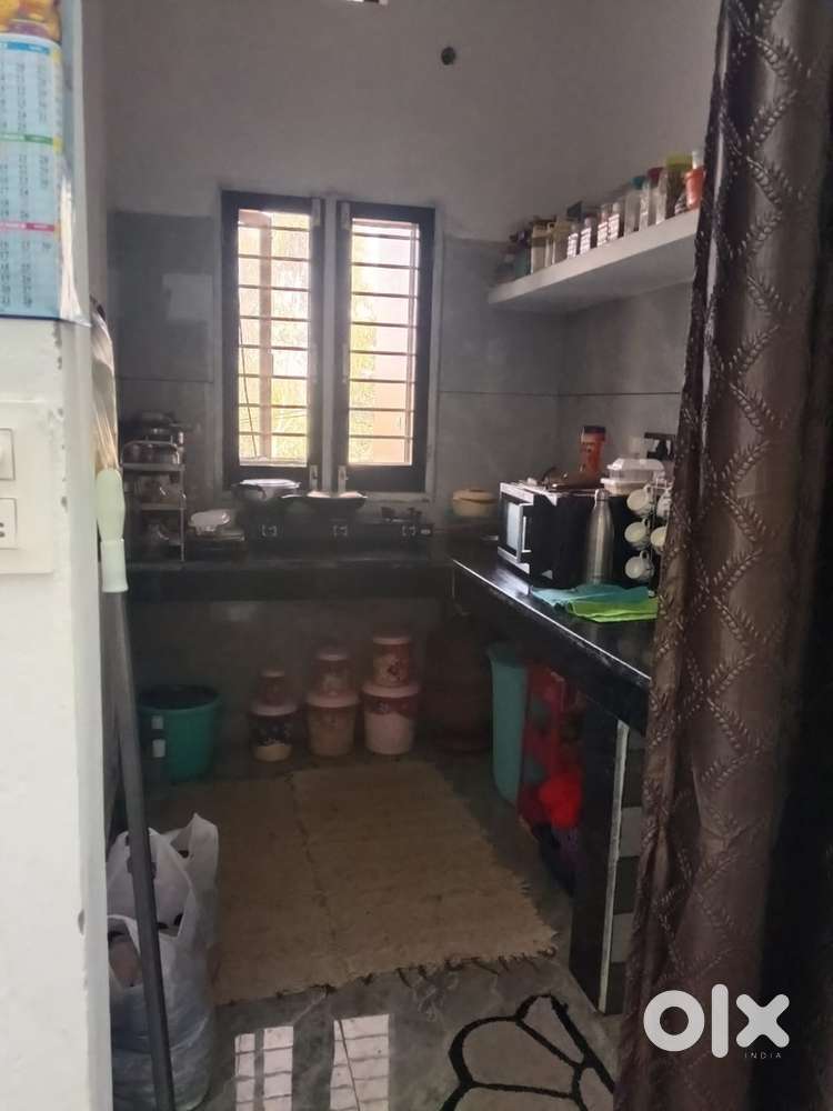 Room available for rent out