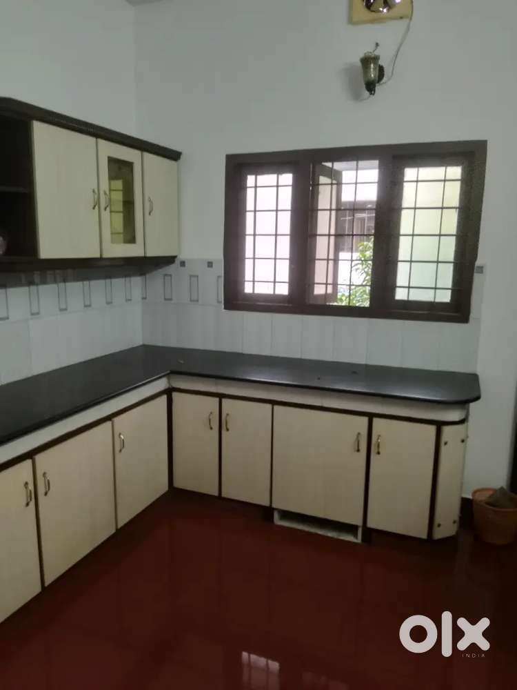 5 BHK INDIPENDENT UNFURNISHED HOUSE HOSTEL PURPOSE PALARIVATTOM METRO