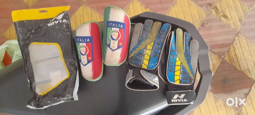 Shing guard and gloves keeping Nivea good condition