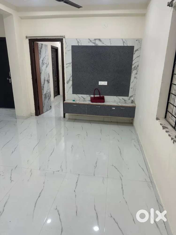 Female flatmate or couples