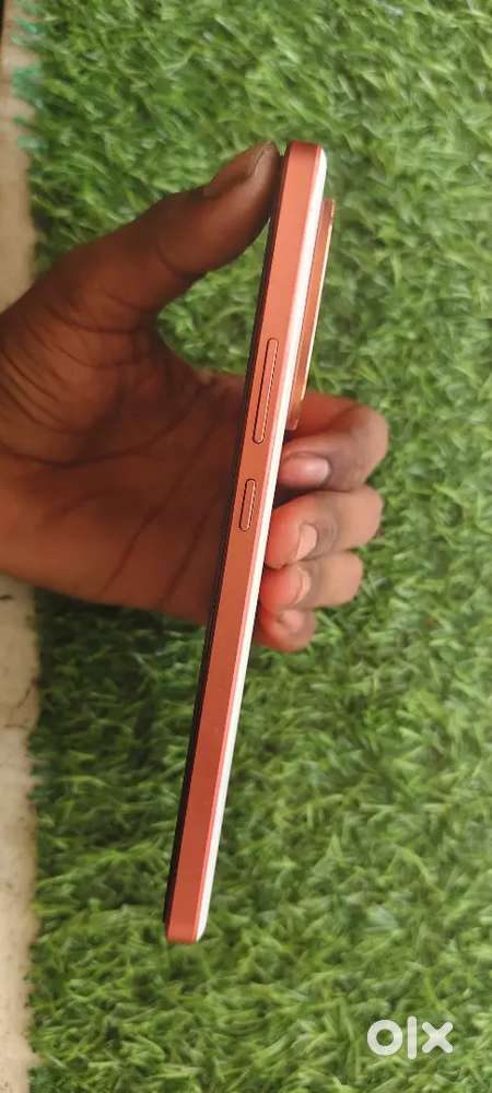 iQOO neo 10 256 GB. New phone 2month old all ok only geniune customer