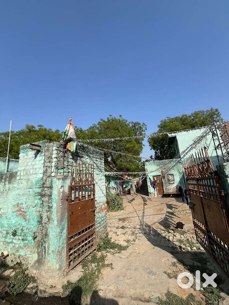 Space for shop godown ,school storage