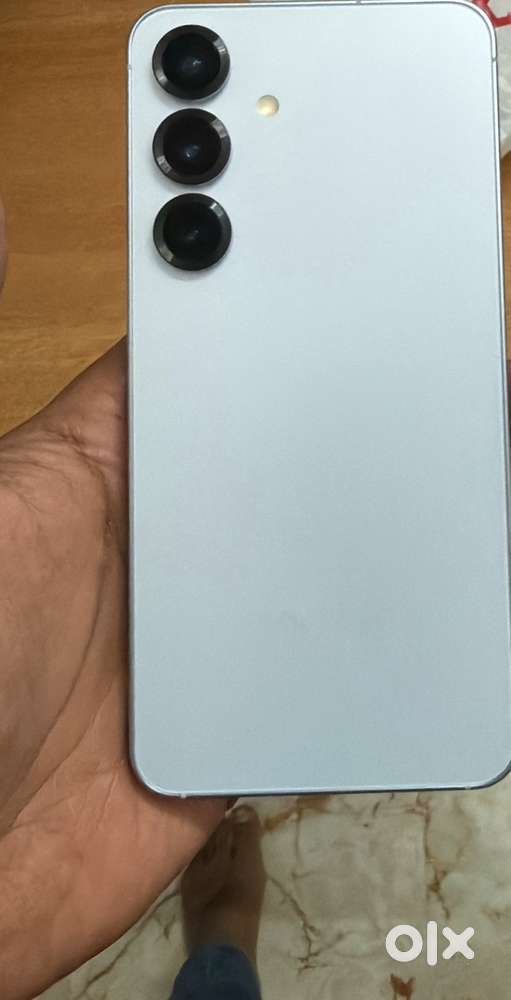 Samsung S25 brand new open box not used