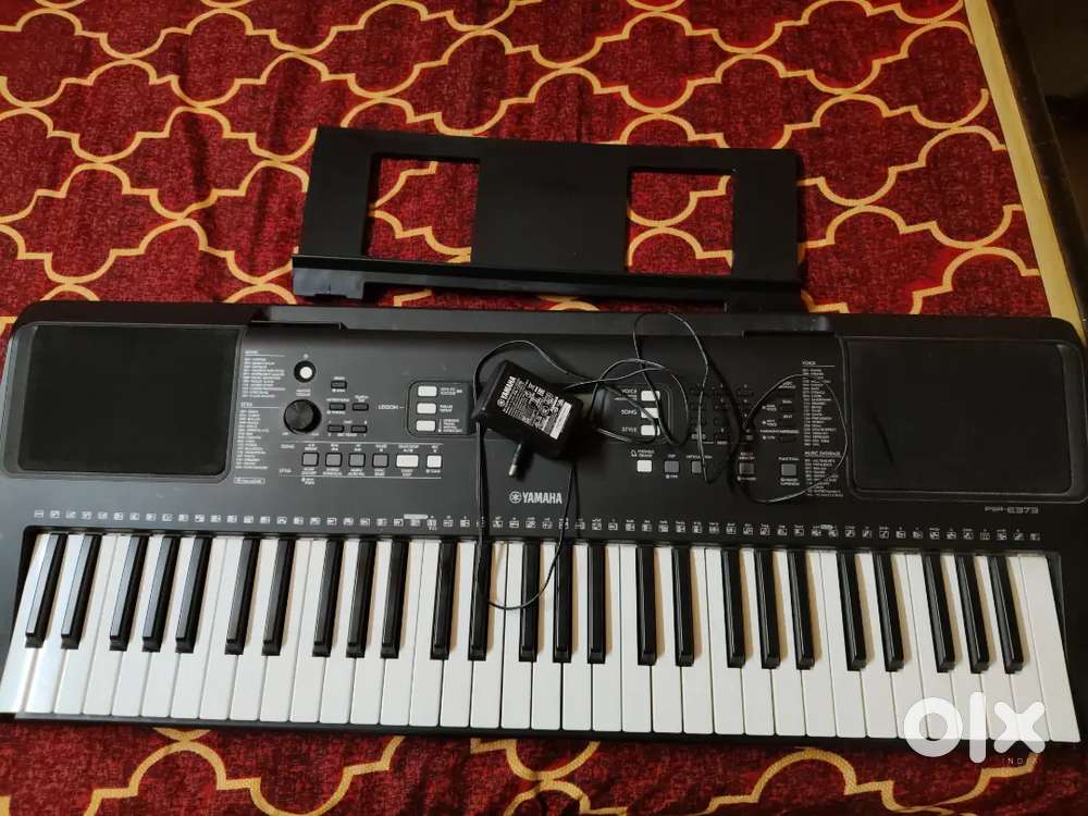 YAMAHA PSR-E373 Keyboard