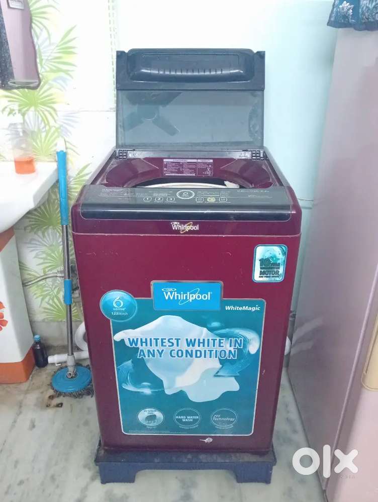 Whirlpool Washing machine working in new condition