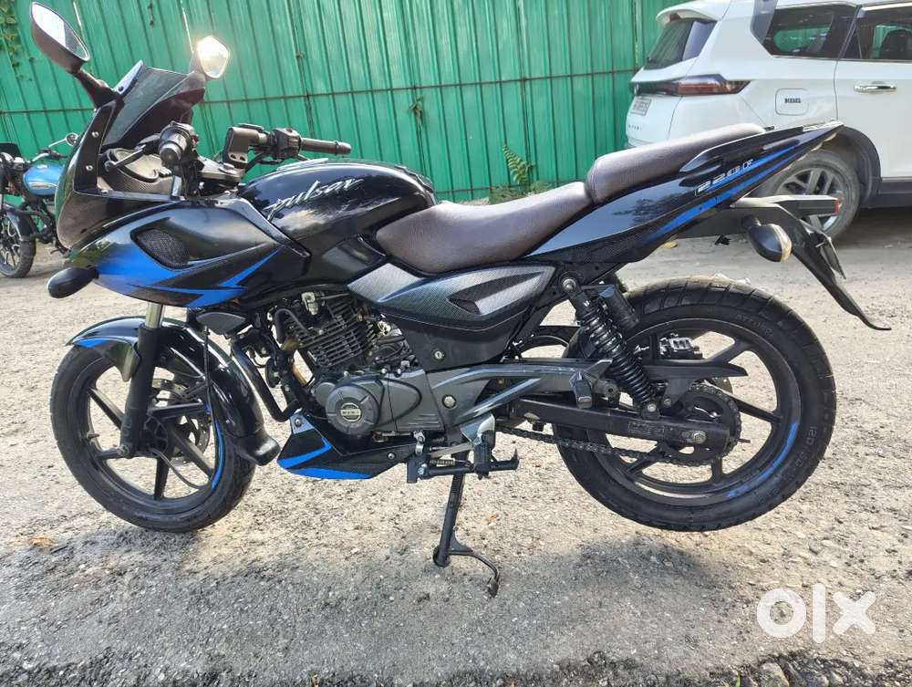 Pulsar 220 BS4