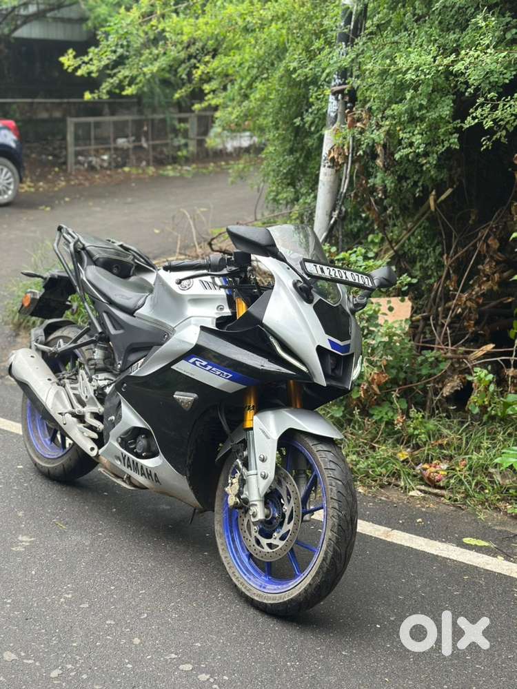 R15 v4 M 7500 km TN0707 only brand new with extra attachments