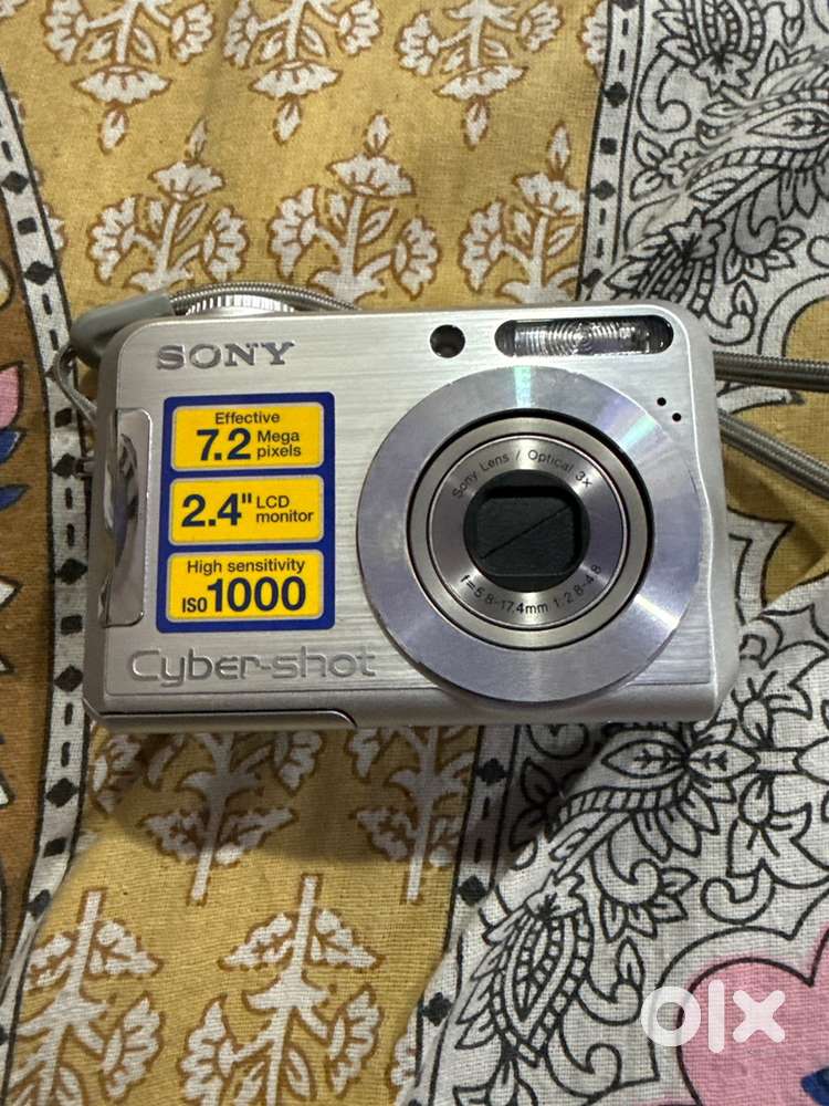 Sony Cyber-shot 7.2 MP Digital Camera –