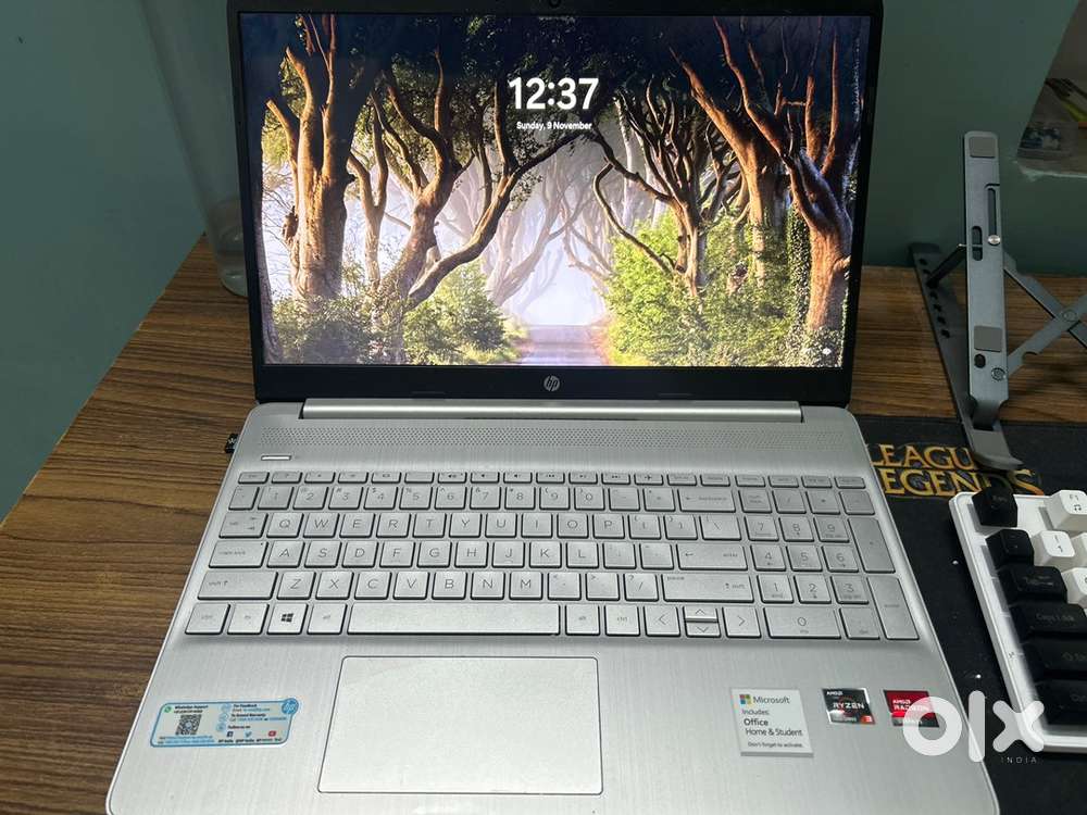 Hp AMD Ryzen 3 5300 u with radeon graphics / 8gbRAM / 500gb storage