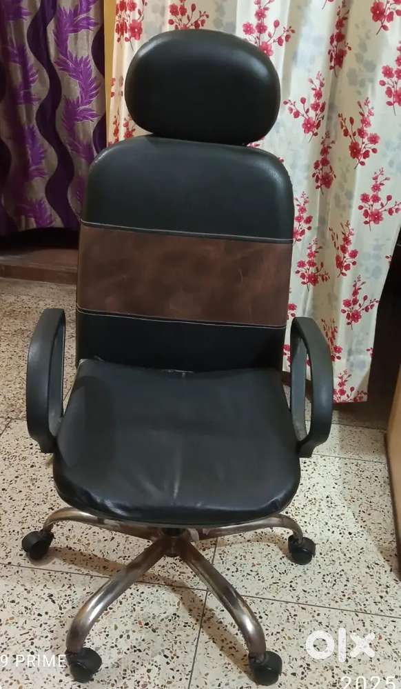 ​Mid-Century Modern Velvet Accent Chair