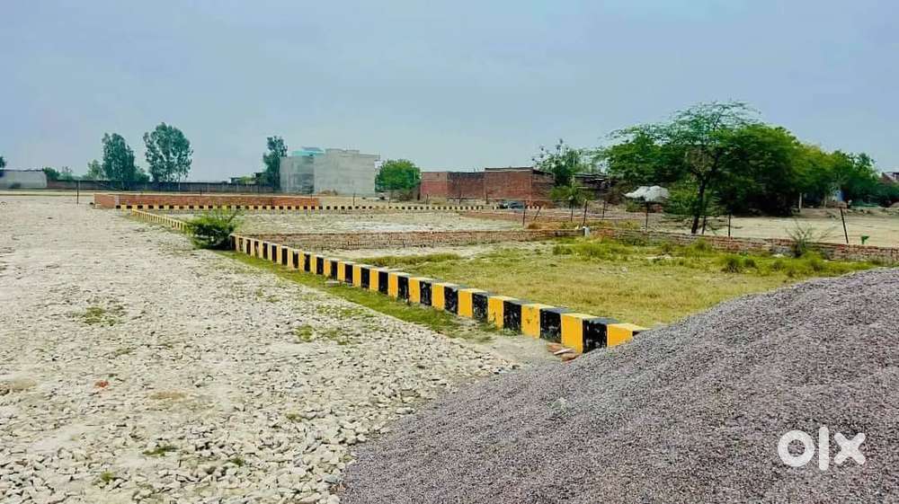 Lucknow Gosaiganj Market ke pass Sultanpur road per approved plot