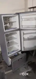 Good condition fridge whirlpool 3 door