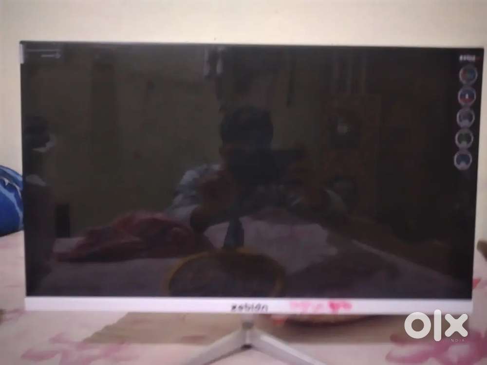 Zebion crysta 22 inch full HD display