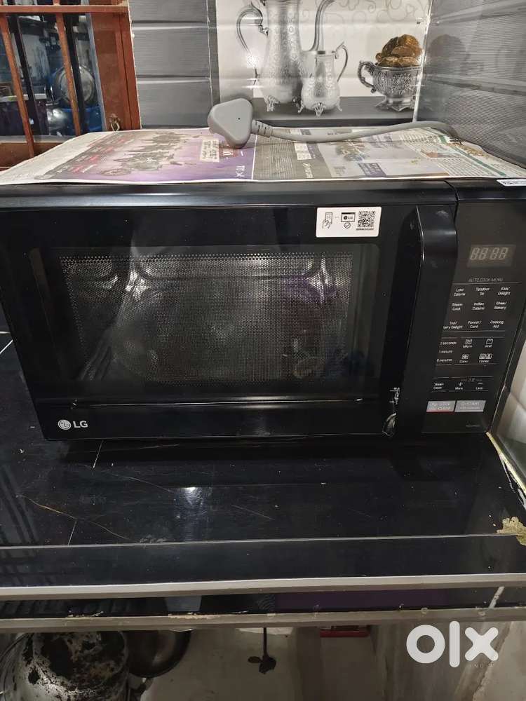 A LG convection oven