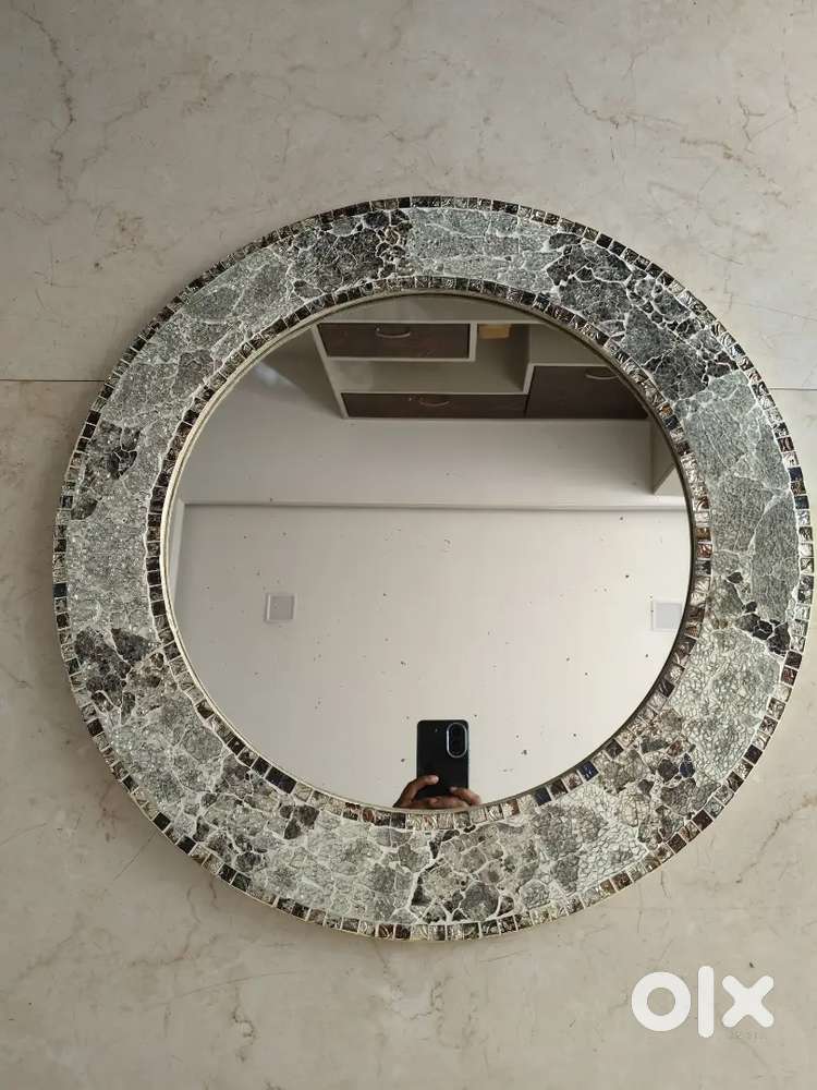 Royal mossaic look mirror for adding style to your home