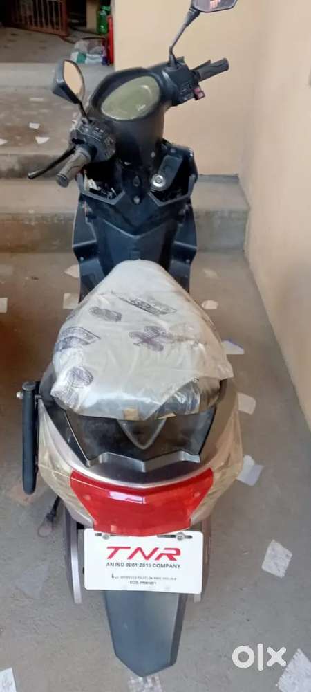 Electric scooty