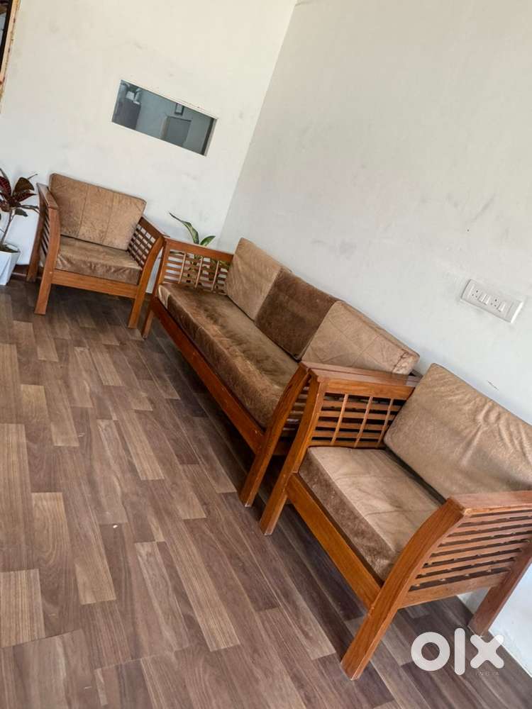 Sangwan wood Five seater sofa only 5months old