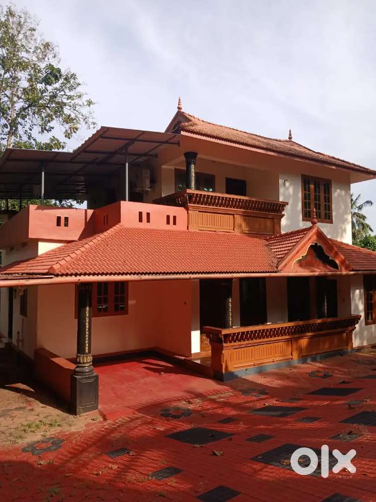 New house, ready to move, High School Junction Adoor