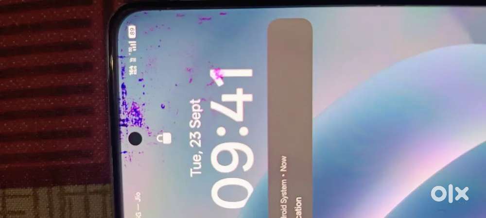 Realme P1 5g / 6 ram 128 memory hai