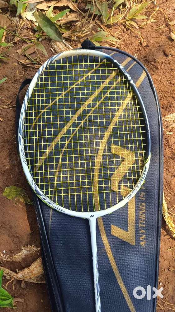 Selling my Yonex aatrox 99 play badminton racket professional racket