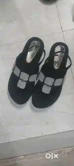 32 number Euro / 3 number UK size Mochi Brand kids Heel footwear