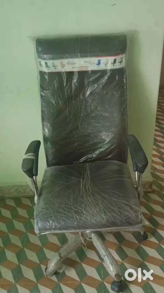 Revolving chair