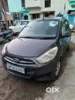 Well maintained Hyundai i10 spots top model 2011 Petrol