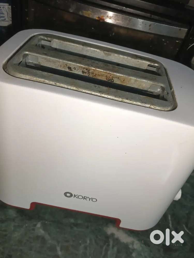 Bread toaster