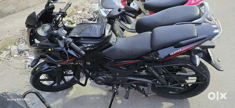 Pulsar 220 very neat condition