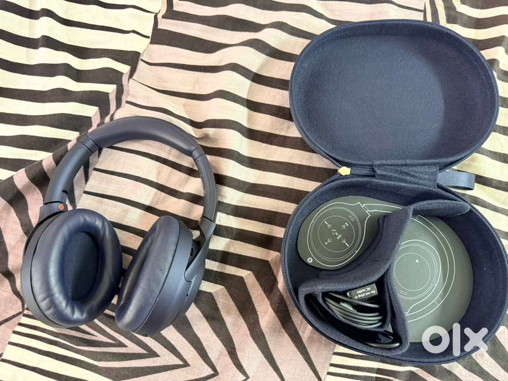 Sony XM4 Headphones